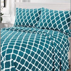 ⭐️SALE⭐️Full 4pc Cyan Arabesque Bedsheets